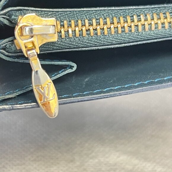 Louis Vuitton Vernis Leather Sarah Wallet Blue Nuit - Preowned - Picture 14 of 15